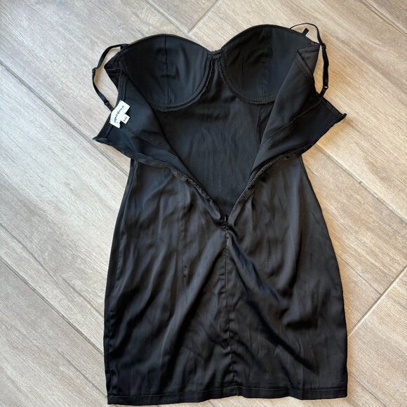 Superdown Black Satin Ruched Mini Dress XXS - Picture 9 of 9